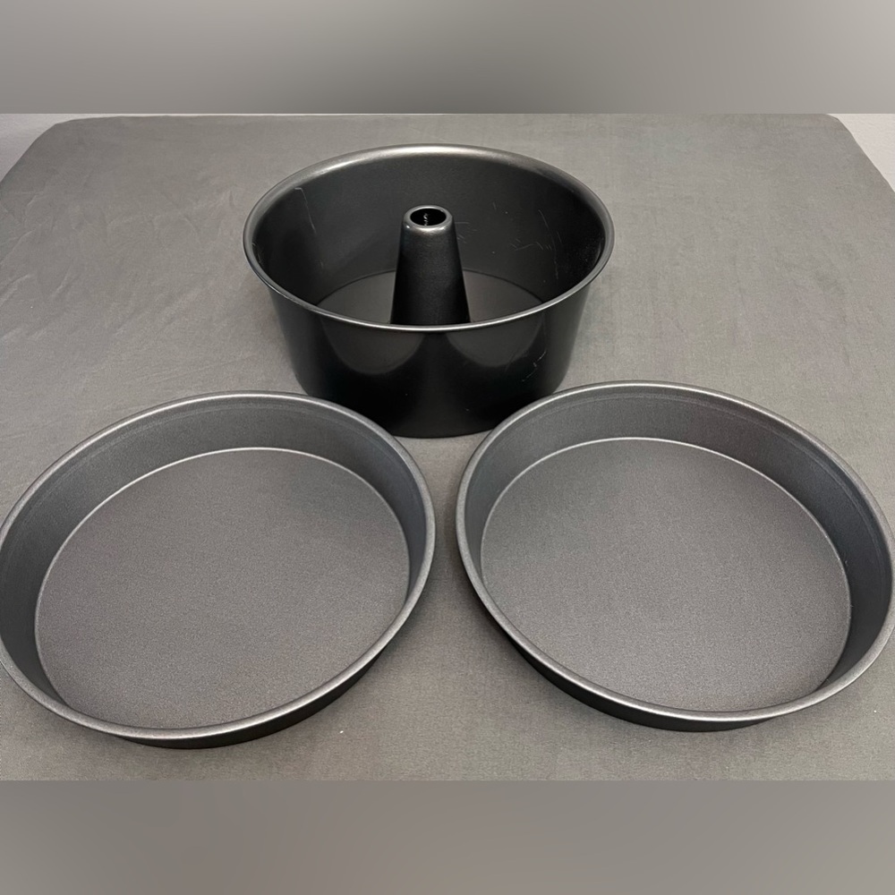 Angel Food Cake Pan 10x4.5” & 2 Cake Pans 9.5”